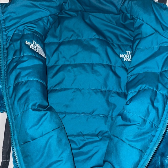 The North Face Kids Fuzzy Teal Jacket - Picture 2 of 2